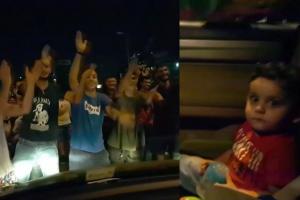 Протестувальники в Бейруті заспівала дитині пісню Baby Shark