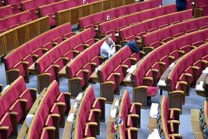 Рада лишила 81 депутата выплат