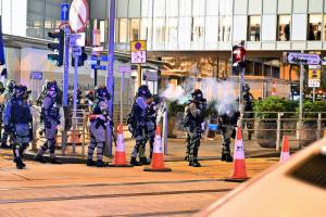 Китайський дракон обпікся на Гонконгу