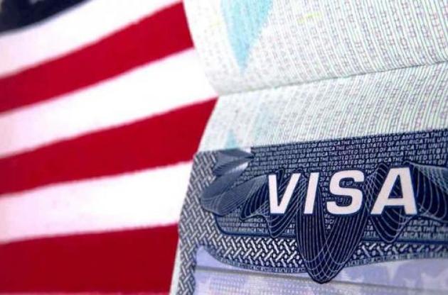 Почти половине украинцев в течении года отказали в выдаче американской визы