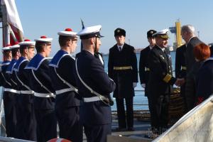 Президент Франции наградил орденом адмирала ВМС Украины