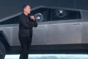 Броньоване вікно пікапа Tesla розбилося на презентації