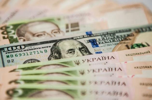 Курс НБУ: долар впав нижче 24 гривень вперше з січня 2016