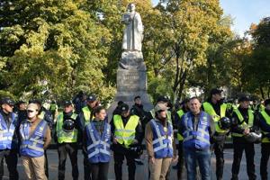 Дробович пояснил, почему не будут сносить памятник Ватутину в Киеве