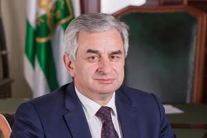 "Президент Абхазії пішов у відставку після зустрічі з Сурковим