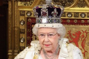 Єлизавета II викликала принца Гаррі на сімейну нараду