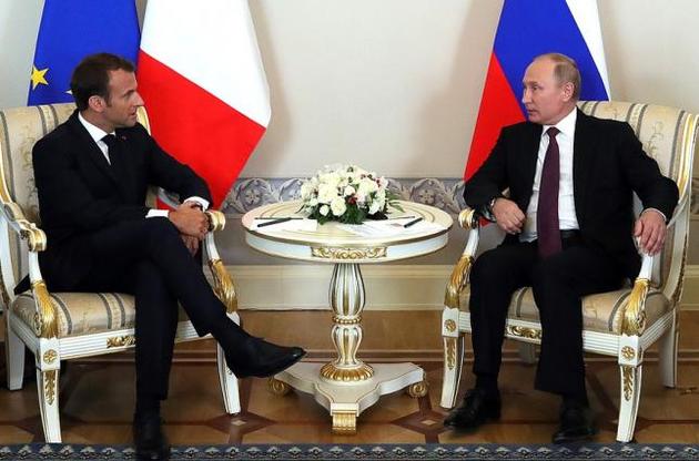 Макрон назвал возврат кораблей ожидаемым жестом