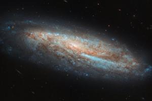 "Хаббл" сделал снимок галактики со звездами-"младенцами"