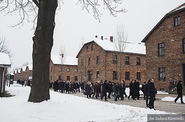В Польше чтят освобождение концлагеря "Аушвиц" в Освенциме: онлайн