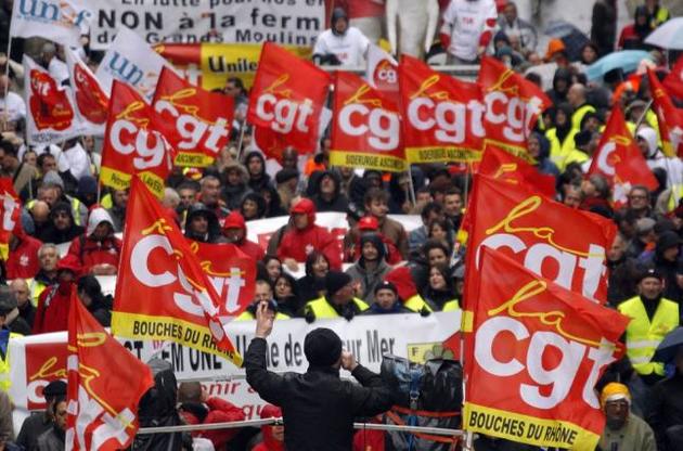 У Франції все більше розпалюються протести проти пенсійної реформи