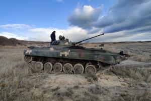 Змагання зі стрільби і подолання перешкод серед українських військових