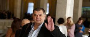Депутат Корявченков трудоустроил жену помощницей — ЧЕСНО