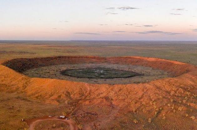 Ученые пересмотрели время появления гигантского ударного кратера в Австралии