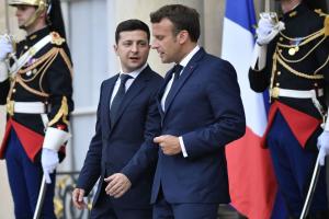 Зеленський провів телефонну розмову з президентом Франції