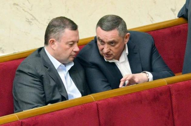 Суд арештував телефон Дубневича та флешку з файлом "Кучма.сontacts"