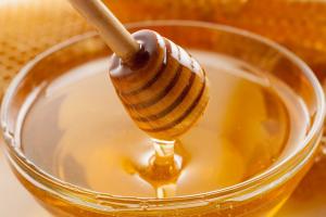 Українські компанії за три тижні вичерпали квоти на експорт меду в ЄС
