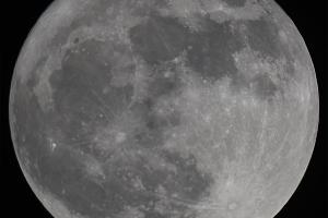 Астрономы обнаружили на Луне регион с возможными признаками жизни