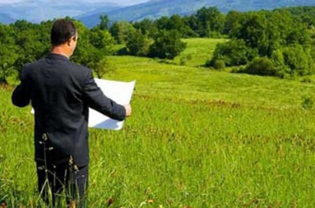 Управління землею за межами населених пунктів повернули місцевим громадам