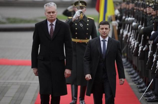 Президент Литви застеріг Зеленського від поступок на шкоду Україні на нормандському саміті