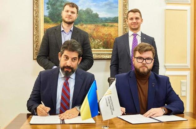 Укрзалізниця підписала з General Electric новий контракт на купівлю локомотивів