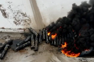 В Канаде сошел с рельсов и взорвался поезд-нефтевоз, людей эвакуируют