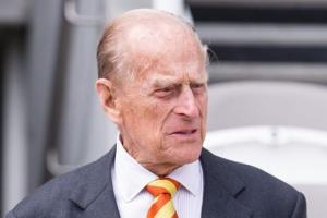 Госпитализирован 98-летний муж Королевы Британии – Букингемский дворец