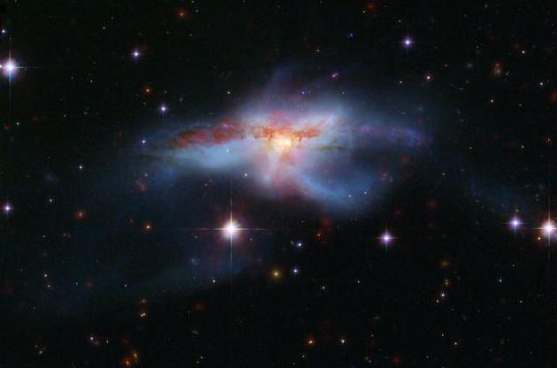 NGC 6240 была образована слиянием трех галактик