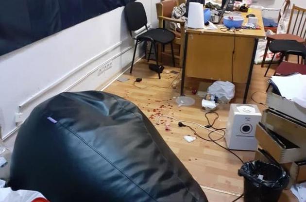 У Дніпрі в будівлі "Просвіти" побили активістів