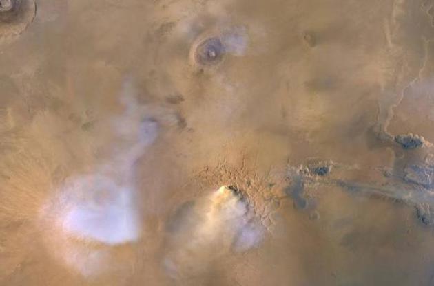 Во время глобальных бурь на Марсе появляются "пылевые башни"