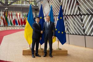 Зеленский обсудил с Туском реализацию договоренностей между Украиной и ЕС