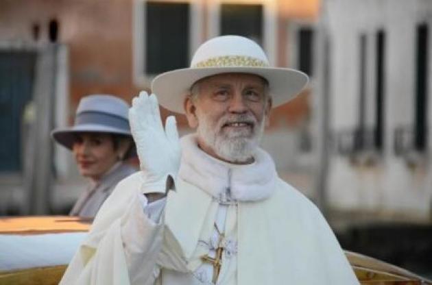 "Новий Папа - це театралізація Ватикану" — з'явилася перша реакція критиків на серіал