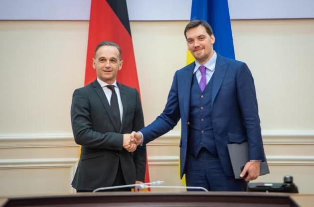 Польща уже пригрозила Німеччині судовим позовом через "Північний потік-2". Гончарук дав зрозуміти Маасу, що Київ готовий підтримати Варшаву