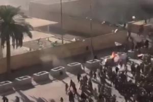 Опубликовано видео нападения на посольство США в Багдаде