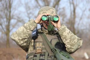 Напередодні Нового року українські позиції на Луганщині обстріляв ворожий БТР