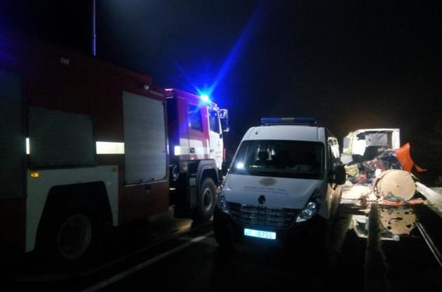ДТП в Черниговской области: погибли трое и пострадали 15 человек