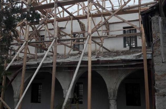 Уничтожая дворец, оккупанты "мстят" крымским татарам