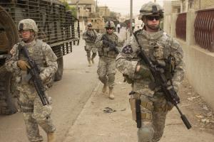 НАТО відновить тренувальну місію в Іраку — Столтенберг