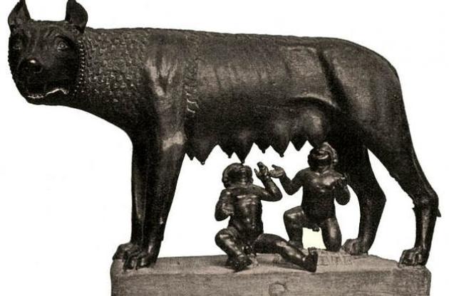 За легендою, Ромула та Рема вигодувала вовчиця