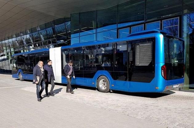 У Тбілісі місяць буде їздити 18-метровий автобус без пасажирів