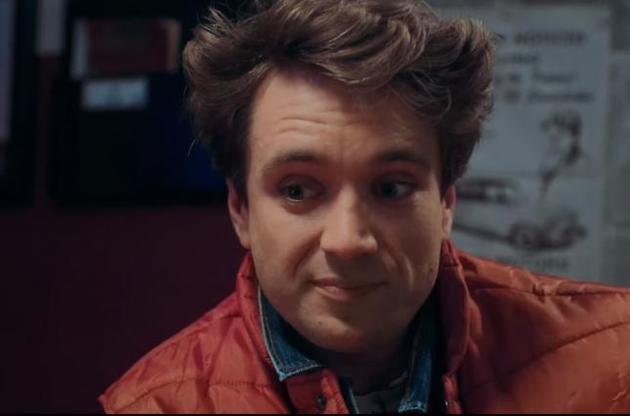 Марті Макфлая в мюзиклі зіграє Оллі Добсон