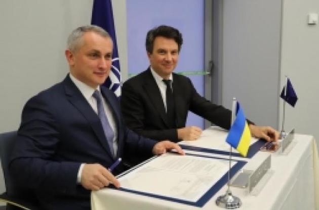 Україна підписала оновлену редакцію Дорожньої карти з НАТО