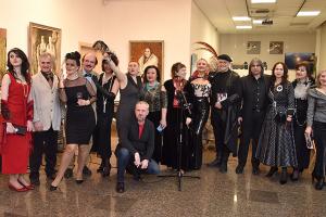 В Киеве открылась выставка, которая исследует гендерную роль женщины