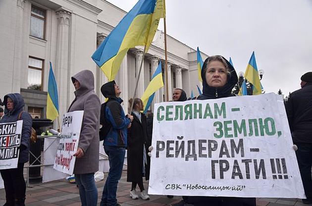 Практически все принадлежащие селянам земли находятся в фактическом пользовании других лиц