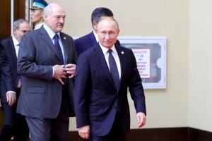 "Газпром" сегодня на Беларуси зарабатывает в три раза больше, чем на Германии – Лукашенко