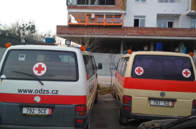 «Скорые» для фронта, которые стоят на Львовской таможне