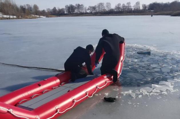 На Харківщині двоє дітей провалилися під лід і потонули