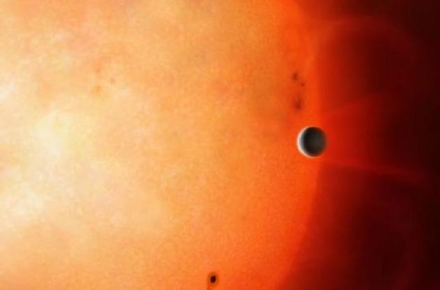 Астрономы открыли горячий юпитер, который находится очень близко к звезде