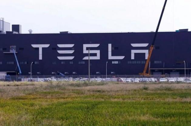 Tesla отзывает 15 тысяч электрокаров Model X