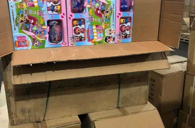 Дітям військових і сиротам передадуть 23 тонни нерозмитнених іграшок зі складу в Одесі