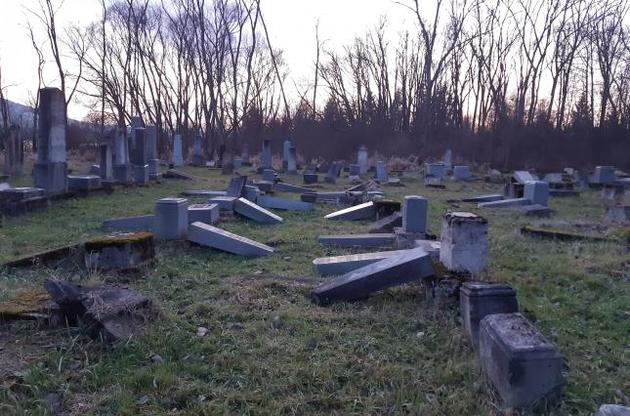В Словакии осквернители могил разбили 59 памятников на еврейском кладбище